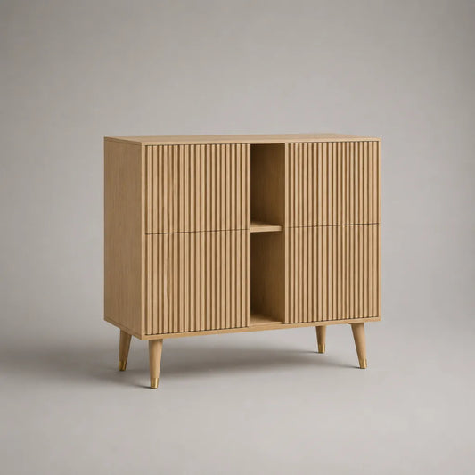 Buffet haut de rangement en bois et métal, 4 portes rainurées et 2 niches, chêne clair et doré, 100 x 40 x 90 cm
